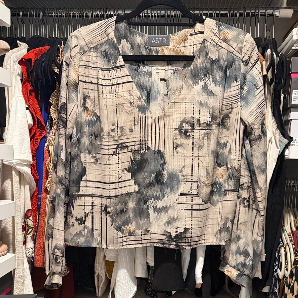 ASTR Women's Abstract Blouse - Black and Cream